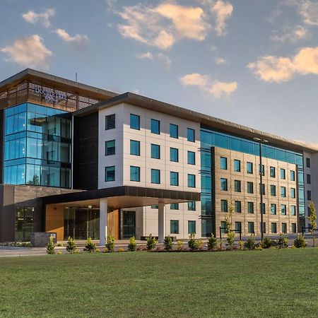 Doubletree By Hilton Auckland Karaka Hotel Exterior photo