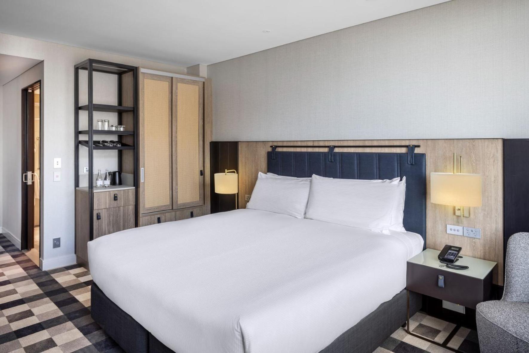 Doubletree By Hilton Auckland Karaka Hotel Exterior photo