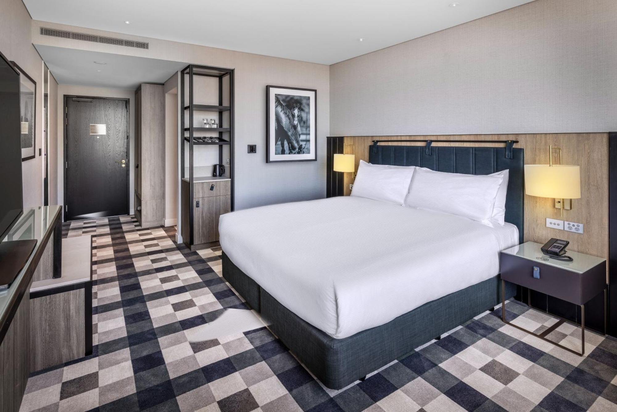 Doubletree By Hilton Auckland Karaka Hotel Exterior photo