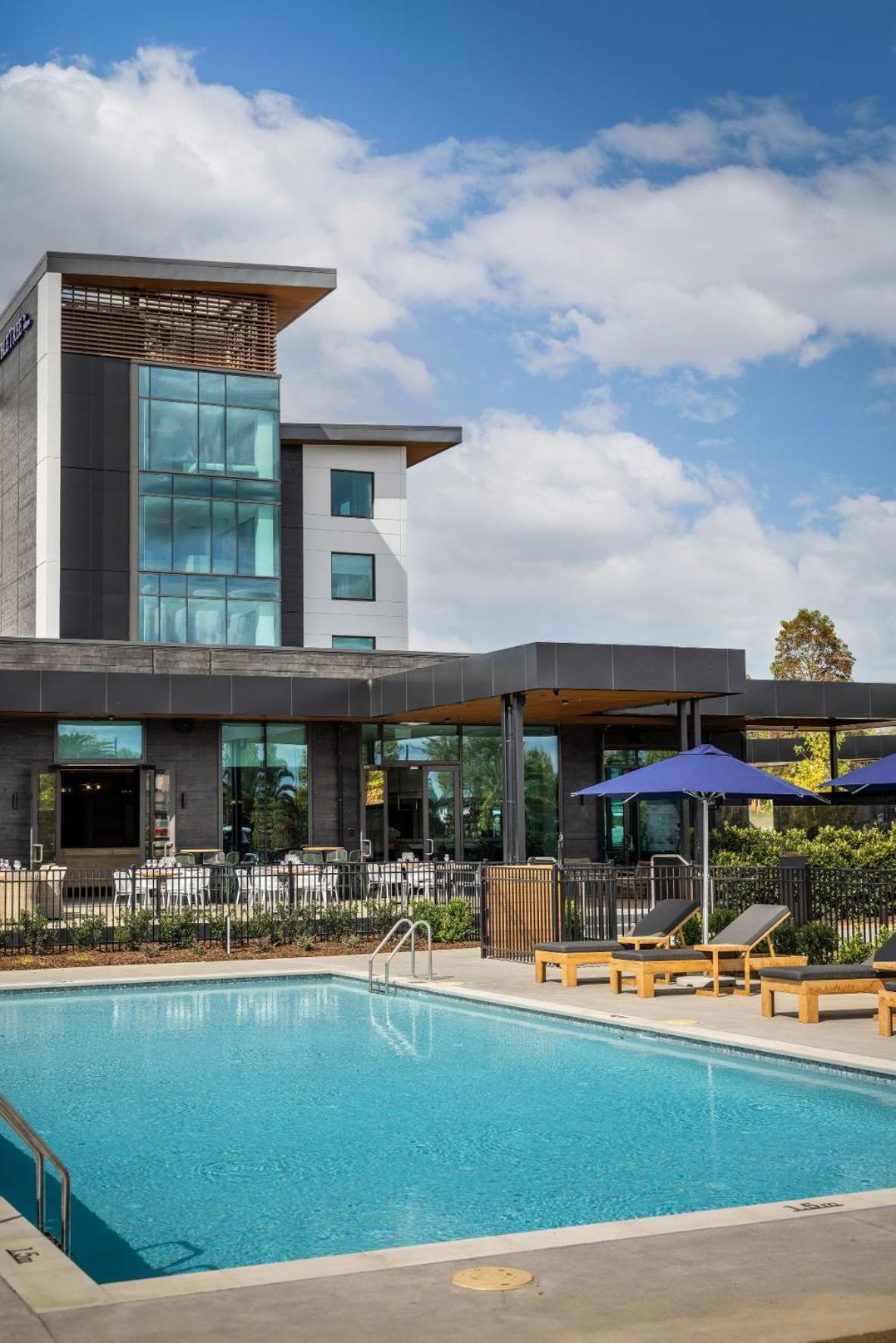 Doubletree By Hilton Auckland Karaka Hotel Exterior photo