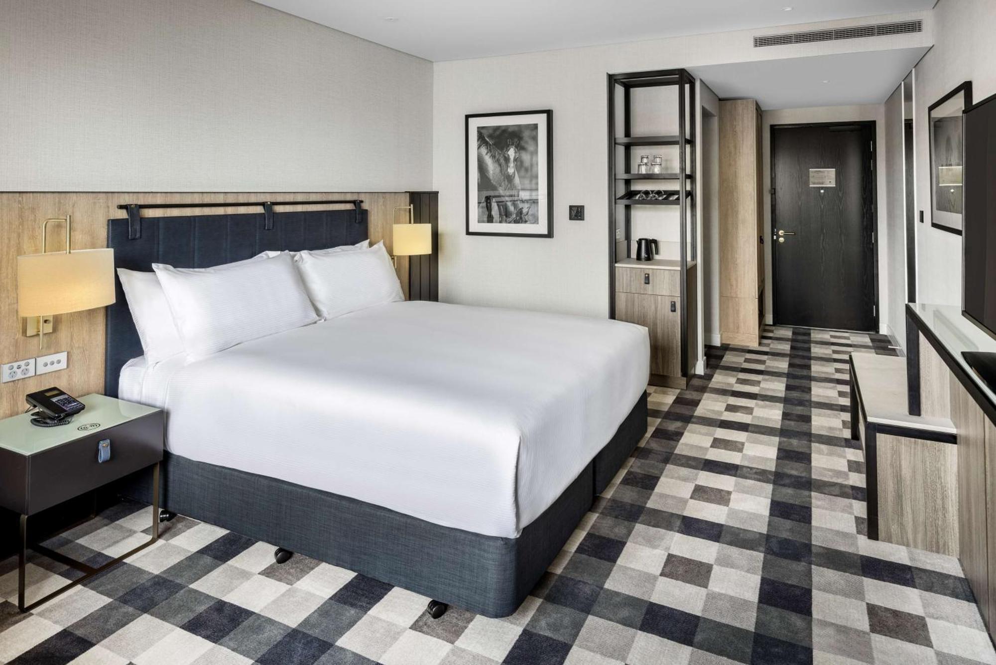 Doubletree By Hilton Auckland Karaka Hotel Exterior photo