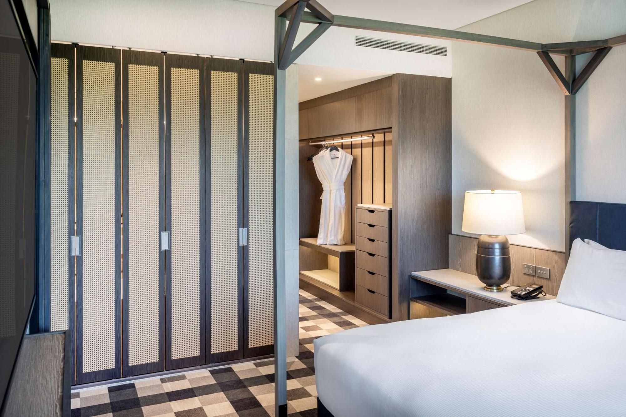 Doubletree By Hilton Auckland Karaka Hotel Exterior photo