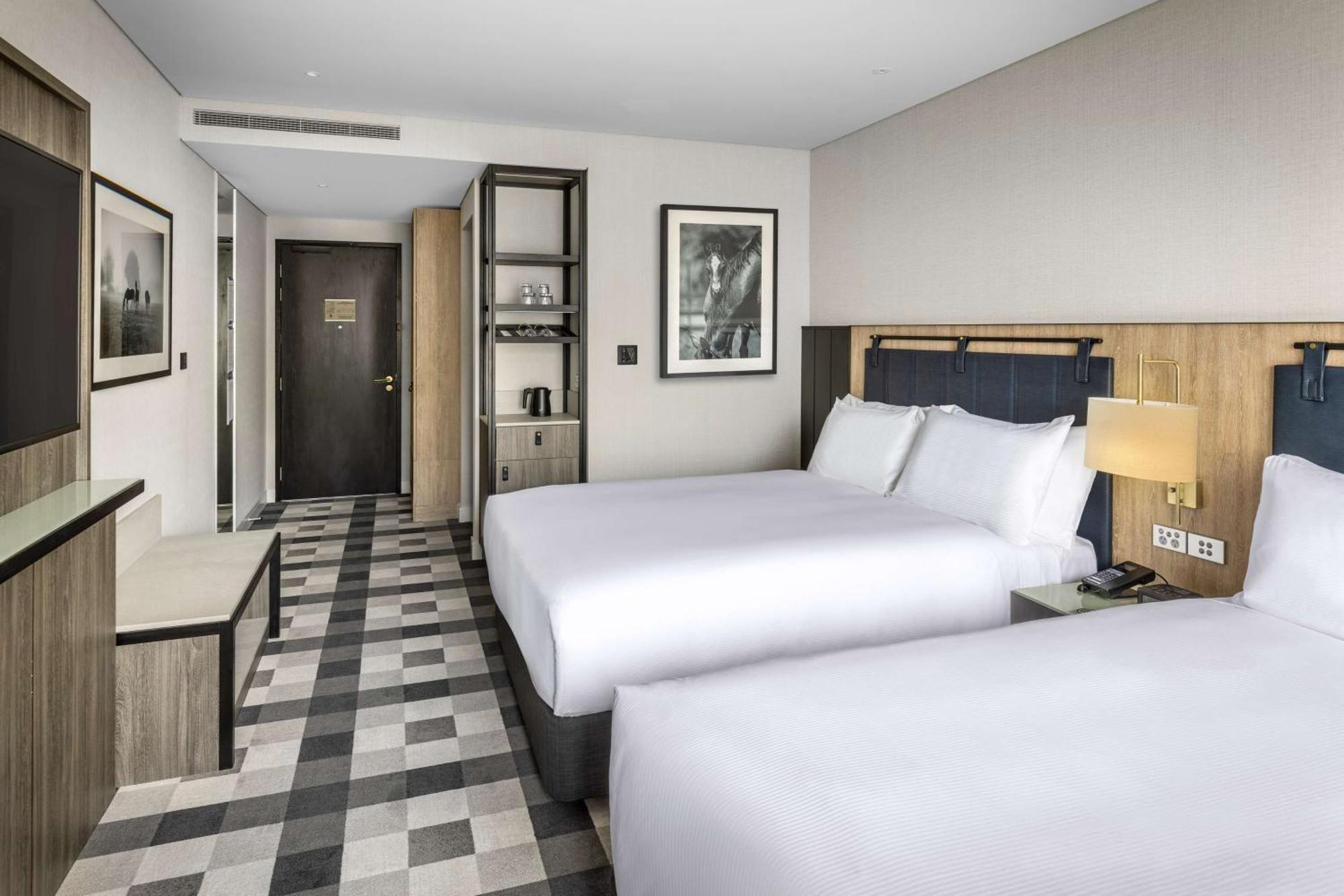 Doubletree By Hilton Auckland Karaka Hotel Exterior photo