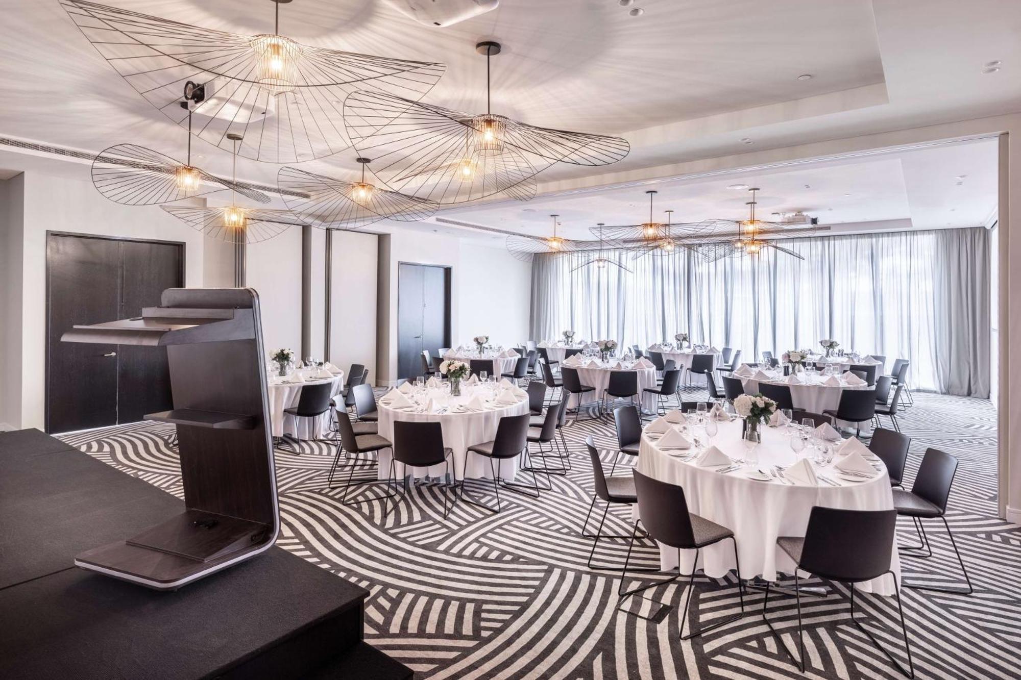 Doubletree By Hilton Auckland Karaka Hotel Exterior photo