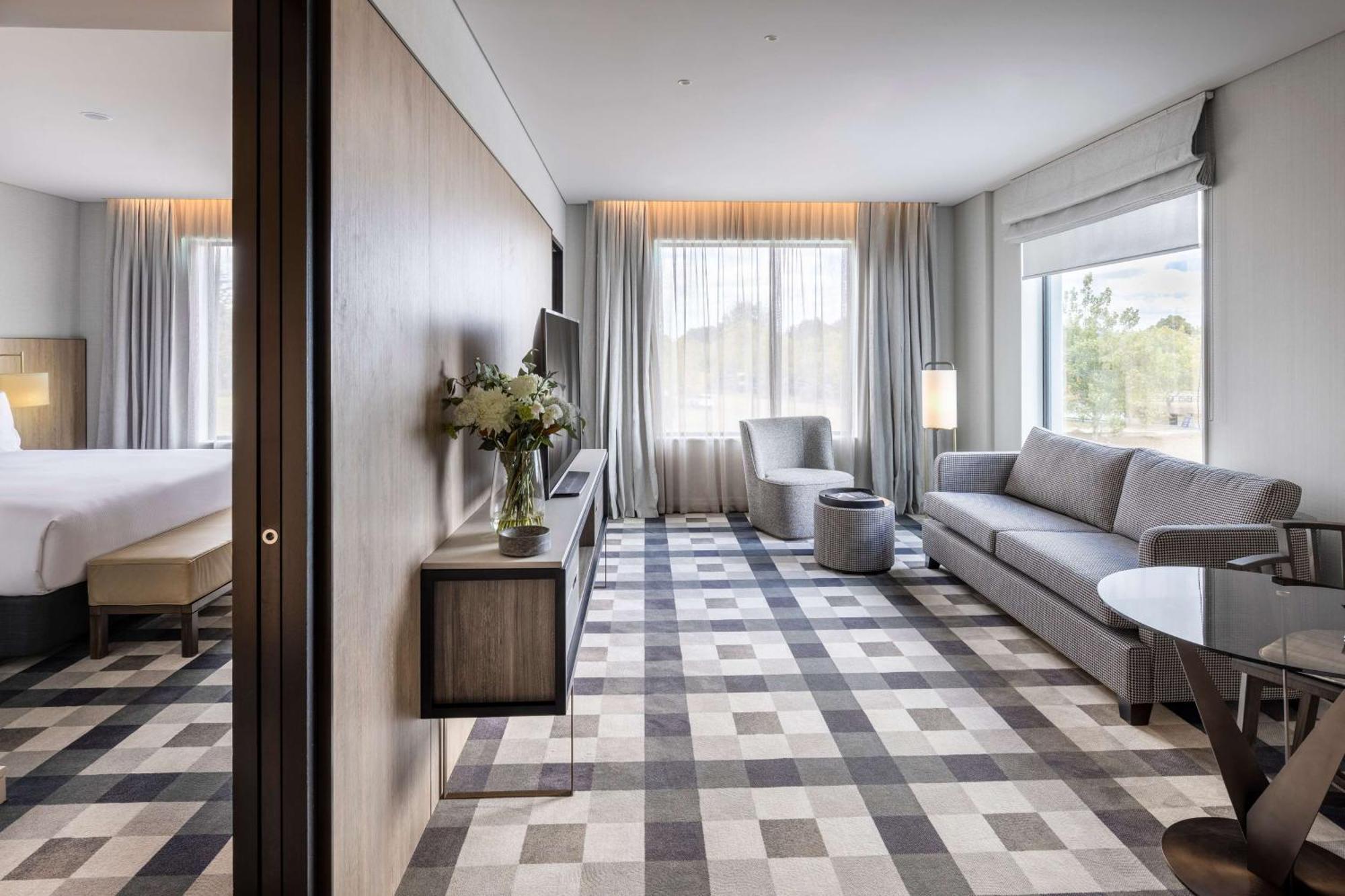Doubletree By Hilton Auckland Karaka Hotel Exterior photo