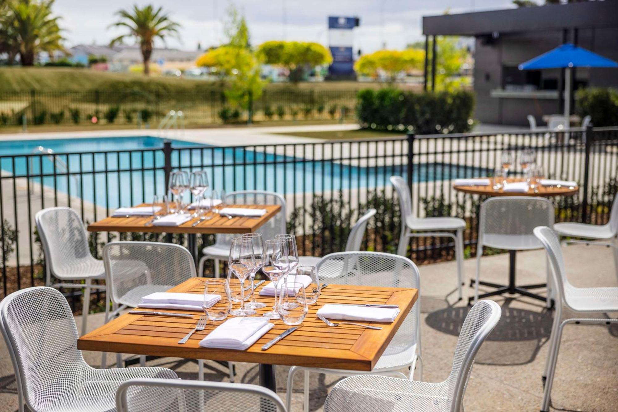 Doubletree By Hilton Auckland Karaka Hotel Exterior photo