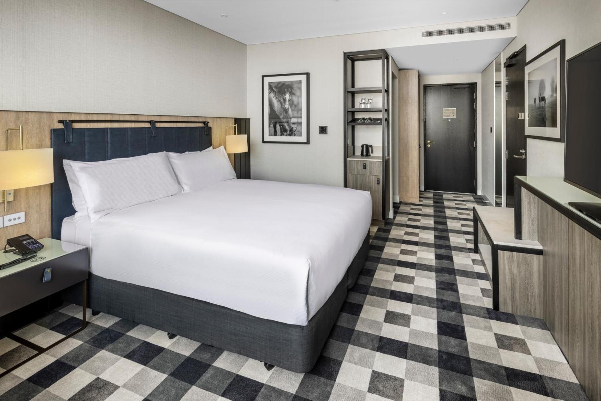Doubletree By Hilton Auckland Karaka Hotel Exterior photo